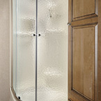 Radius Glass Door Shower
(N/A Models with Tub Bases) May Show Optional Features. Features and Options Subject to Change Without Notice.