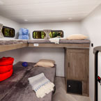29VBUD bunk room May Show Optional Features. Features and Options Subject to Change Without Notice.