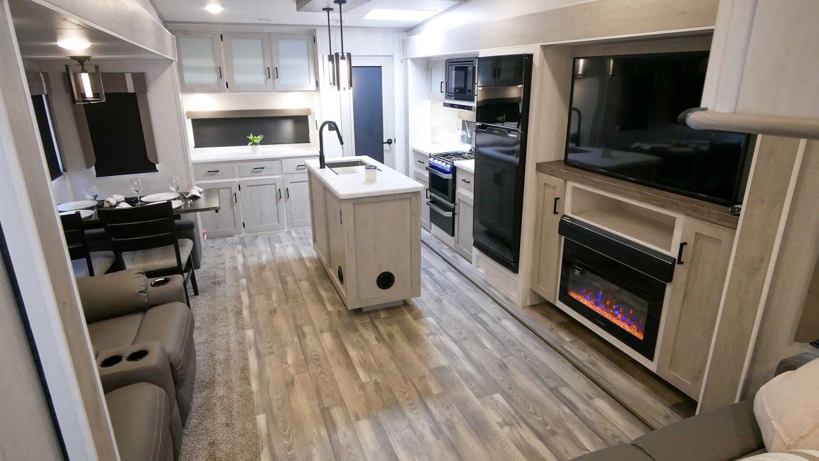 Impression Fifth Wheels - Forest River RV