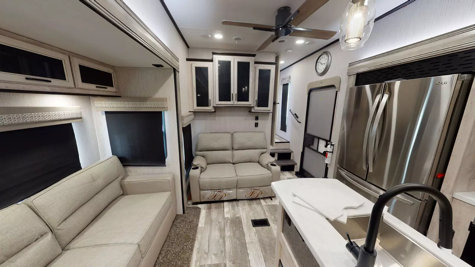 Sierra Luxury Fifth Wheels 384QBOK Forest River RV