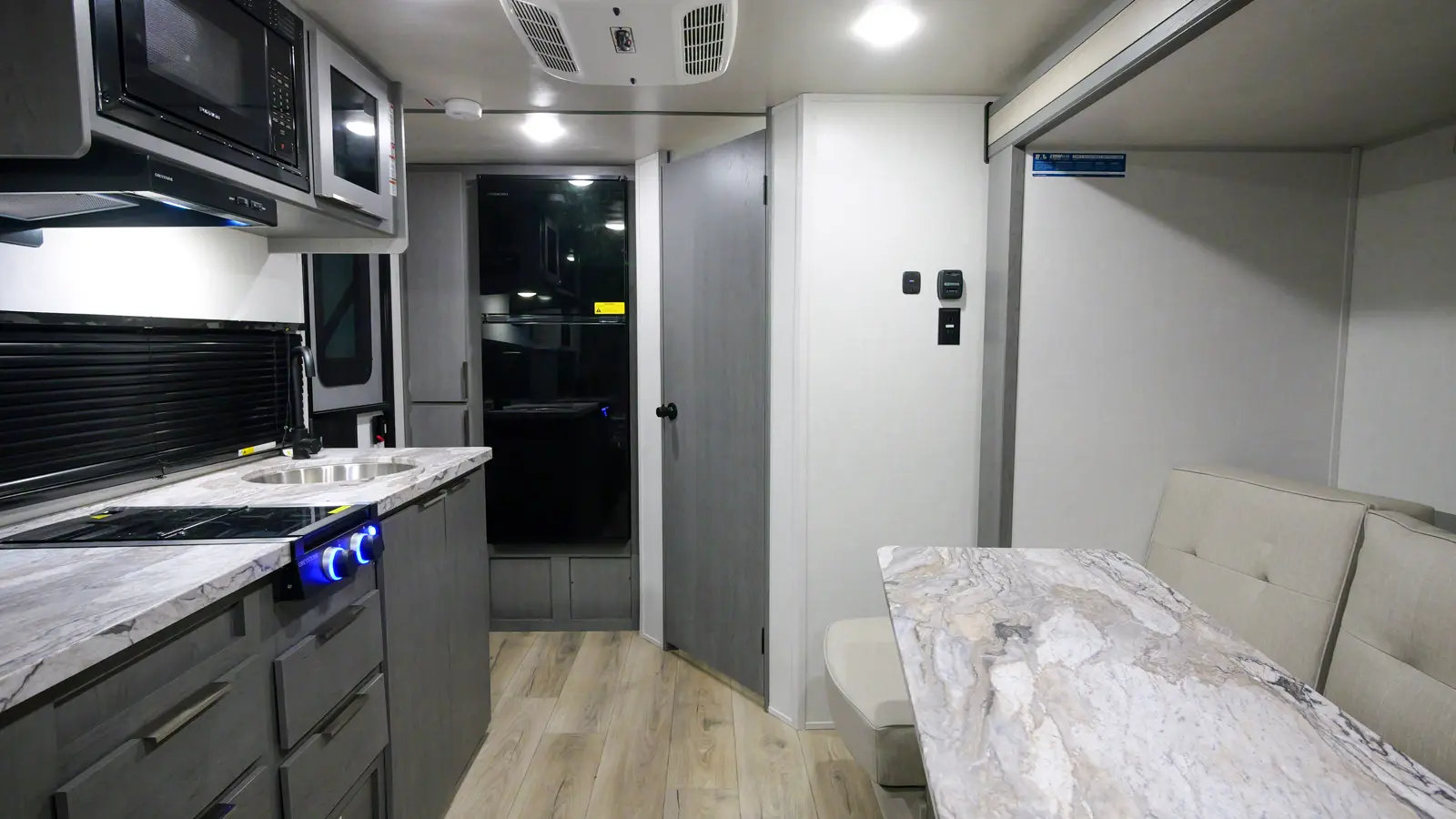 Ozark 1800QS Floorplan - Forest River RV