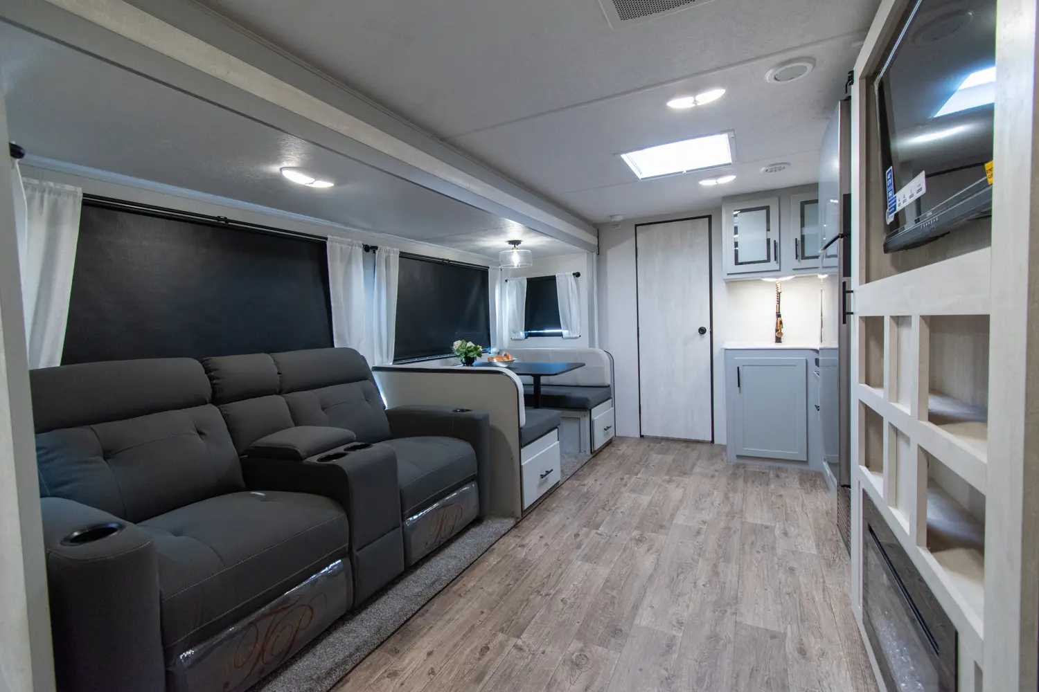 Vibe West 26RB Floorplan - Forest River RV