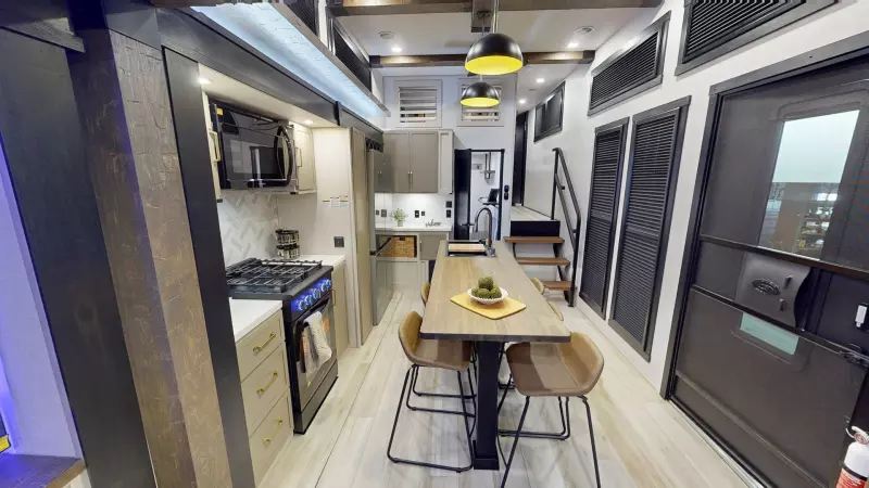 Heritage Glen Fifth Wheels Main Room