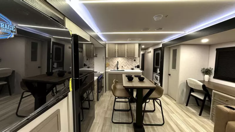 Heritage Glen Travel Trailers Main Room